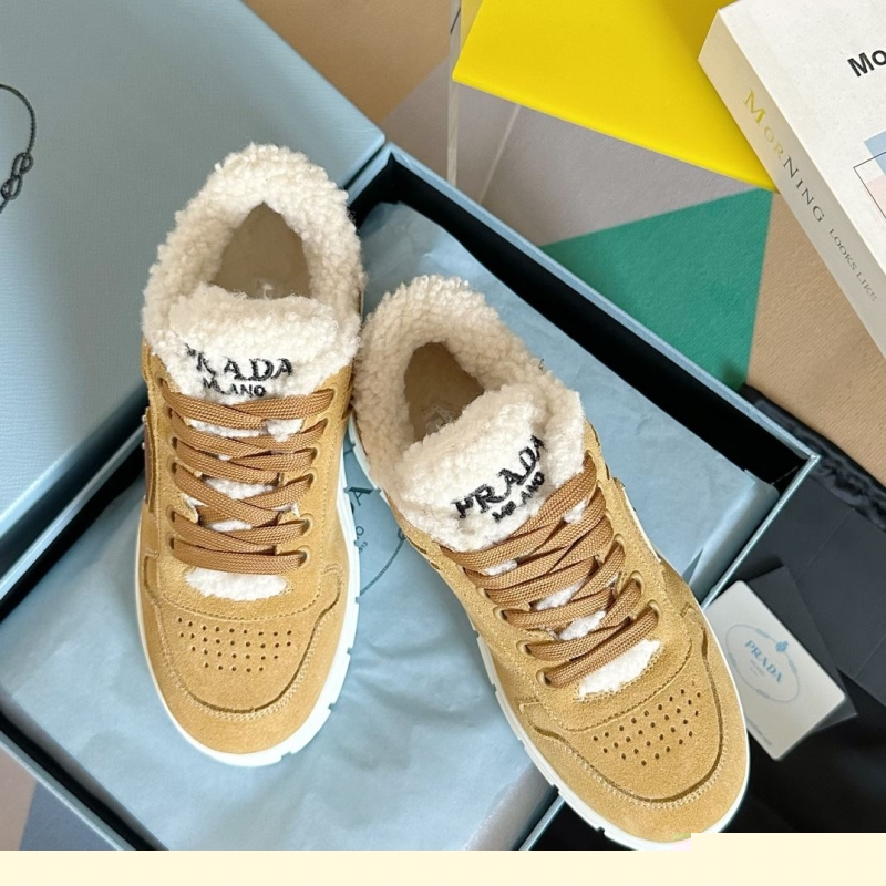Pra*a casual shoes